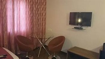 Chris Whitefield Hotel 4*