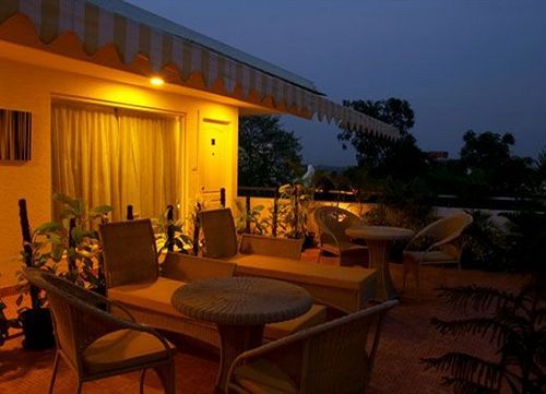 Shilton Aparthotel 3*
