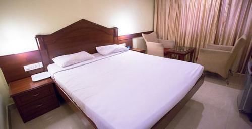 Nandhini - Minerva Circle Hotel