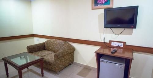 Nandhini - Minerva Circle Hotel