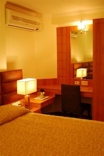 Hotel Oyo 9925 The Ocea International