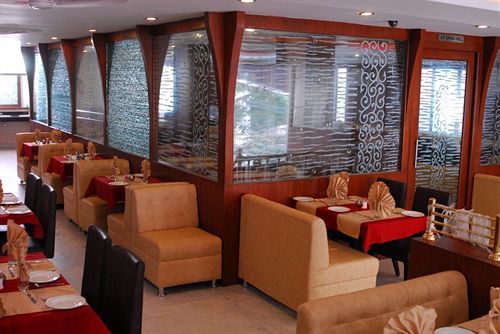 Hotel Oyo 9925 The Ocea International 3*