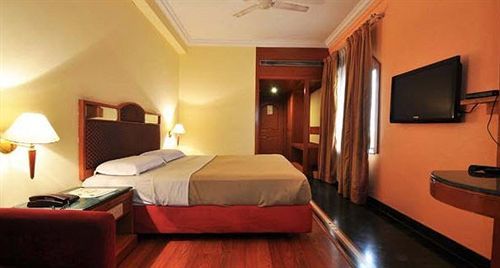 Hotel Maurya 3*