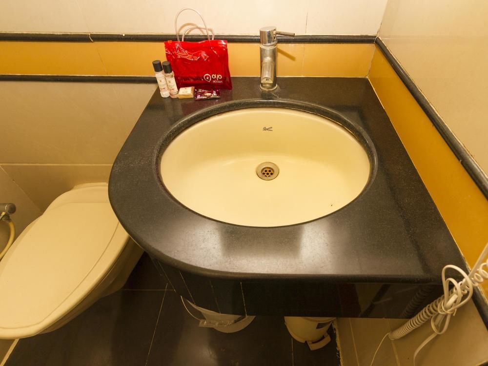 Capital O 333 Crystal Homes Hotel Bangalore