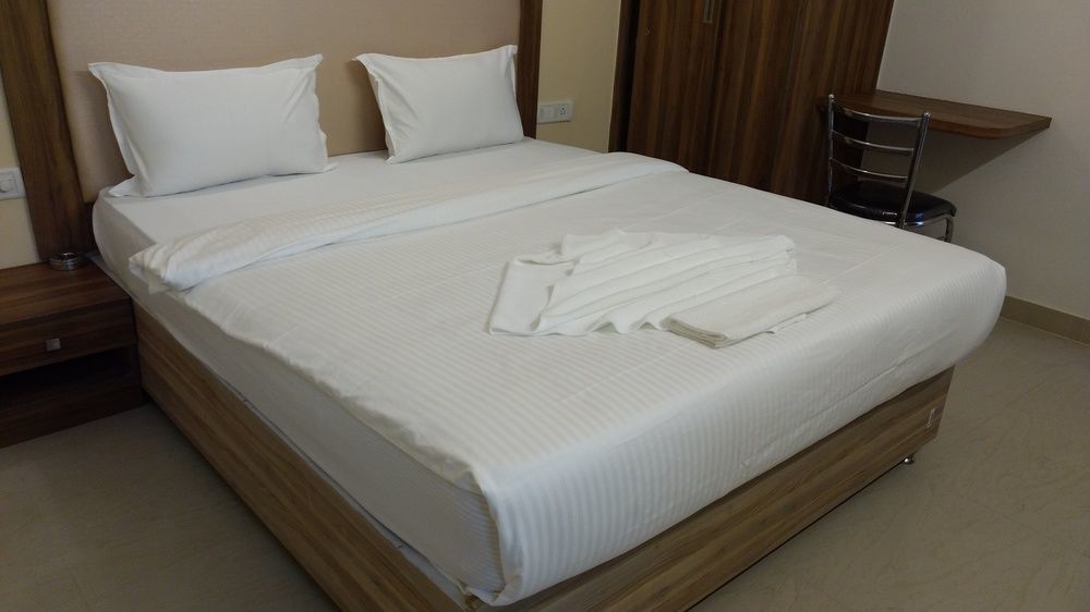 Fabexpress Hibiscus Suites Hebbal Hotel Bangalore