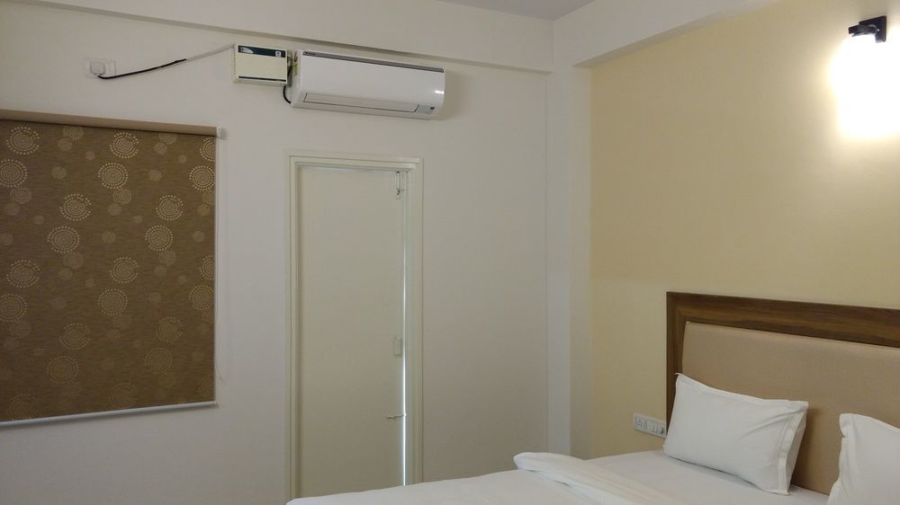 Fabexpress Hibiscus Suites Hebbal Hotel