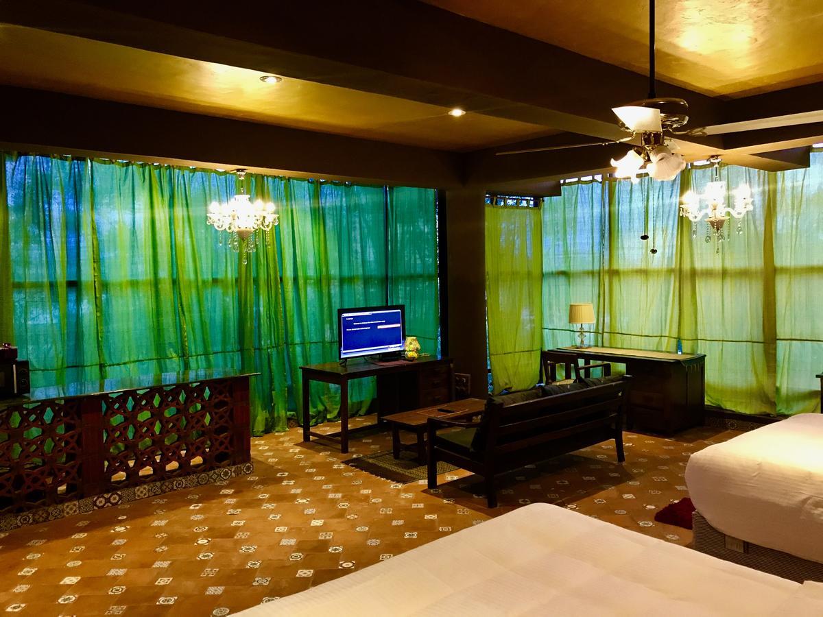 Bed & Breakfast Golden Lotus Boutique