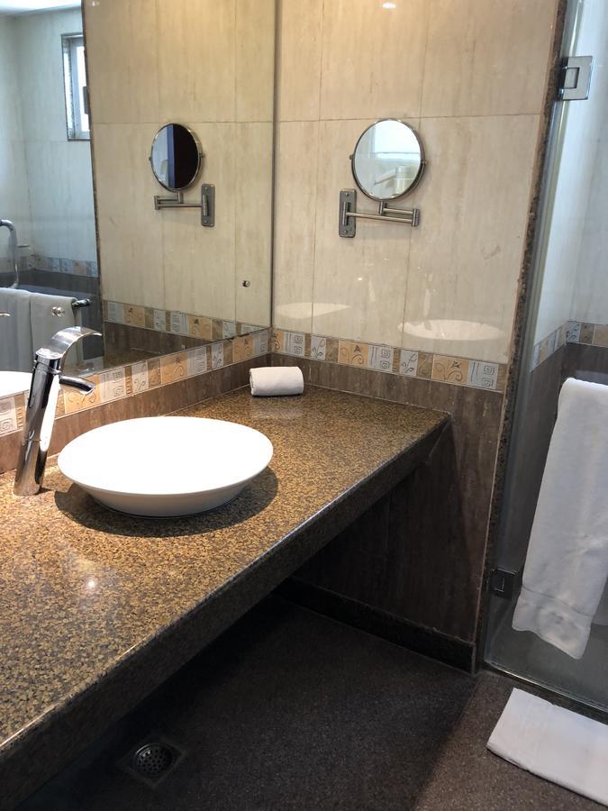 The Hhi Select Hotel