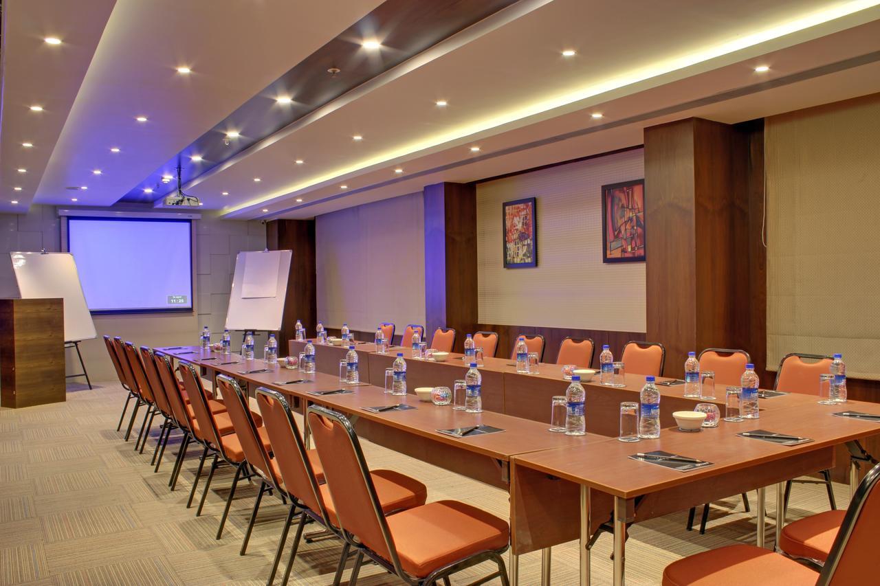 Hotel Ramada Encore Domlur 4*