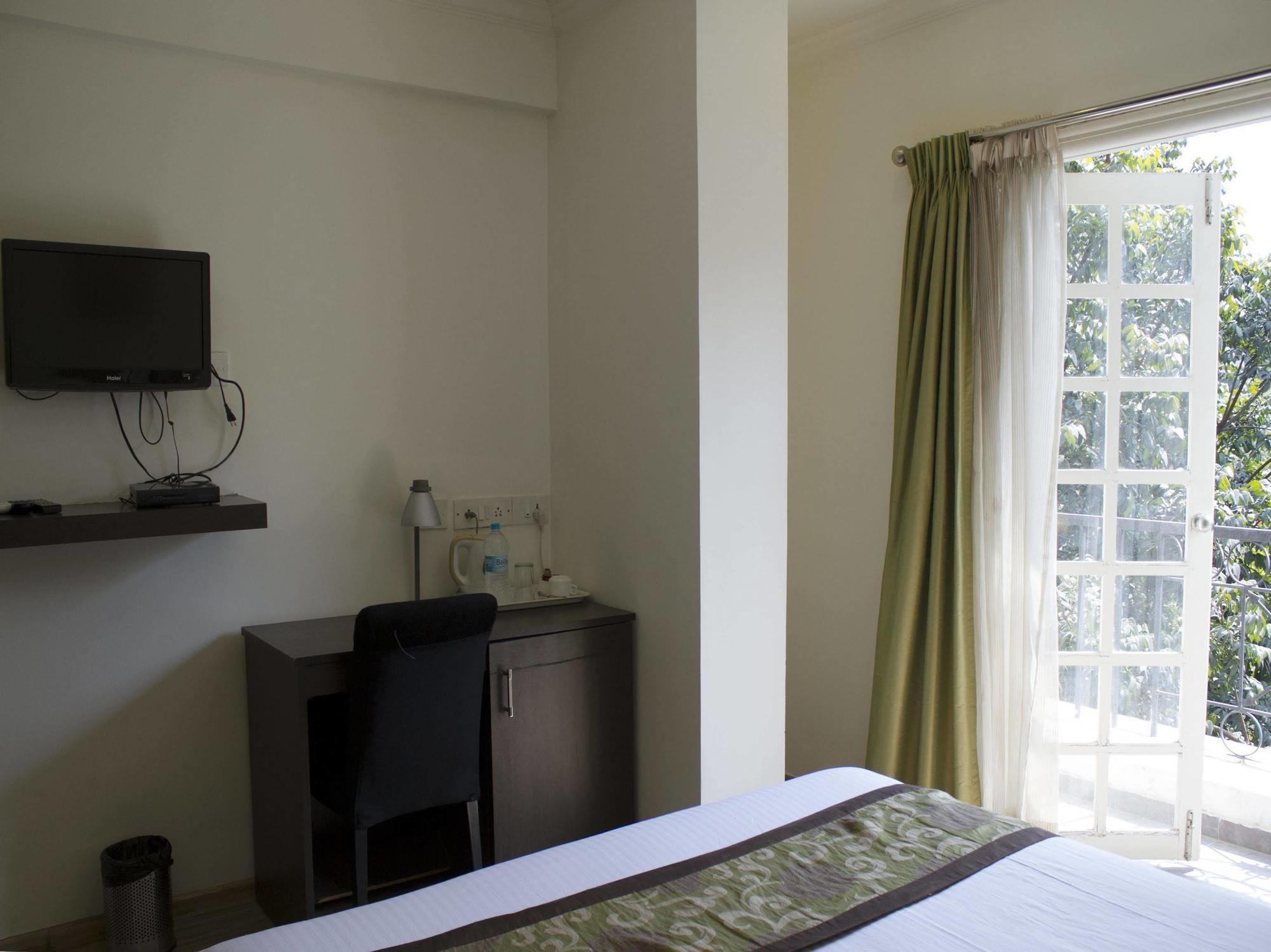 Hotel Oyo Indiranagar Double Road 3*