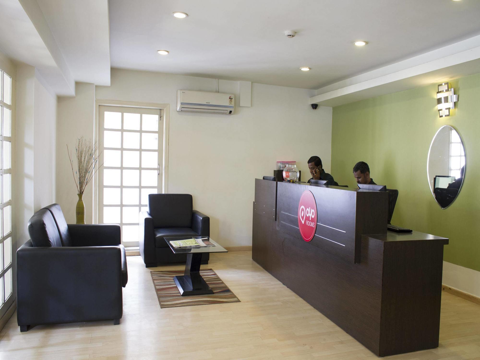 Oyo Indiranagar Double Road 3*