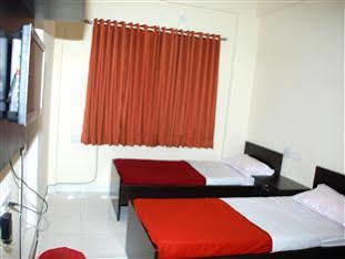 Maple Budget Hotel