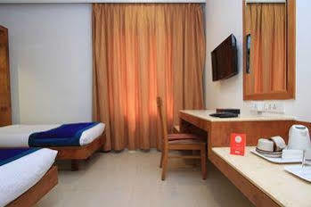 Oyo Indiranagar 100 Ft Road Hotel