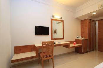 Oyo Indiranagar 100 Ft Road Hotel Bangalore