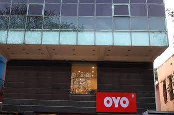 Oyo Indiranagar 100 Ft Road