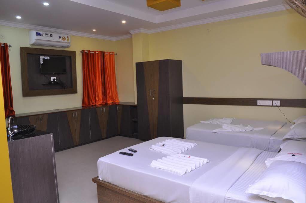 Hotel Oyo 436 Emirates Bangalore