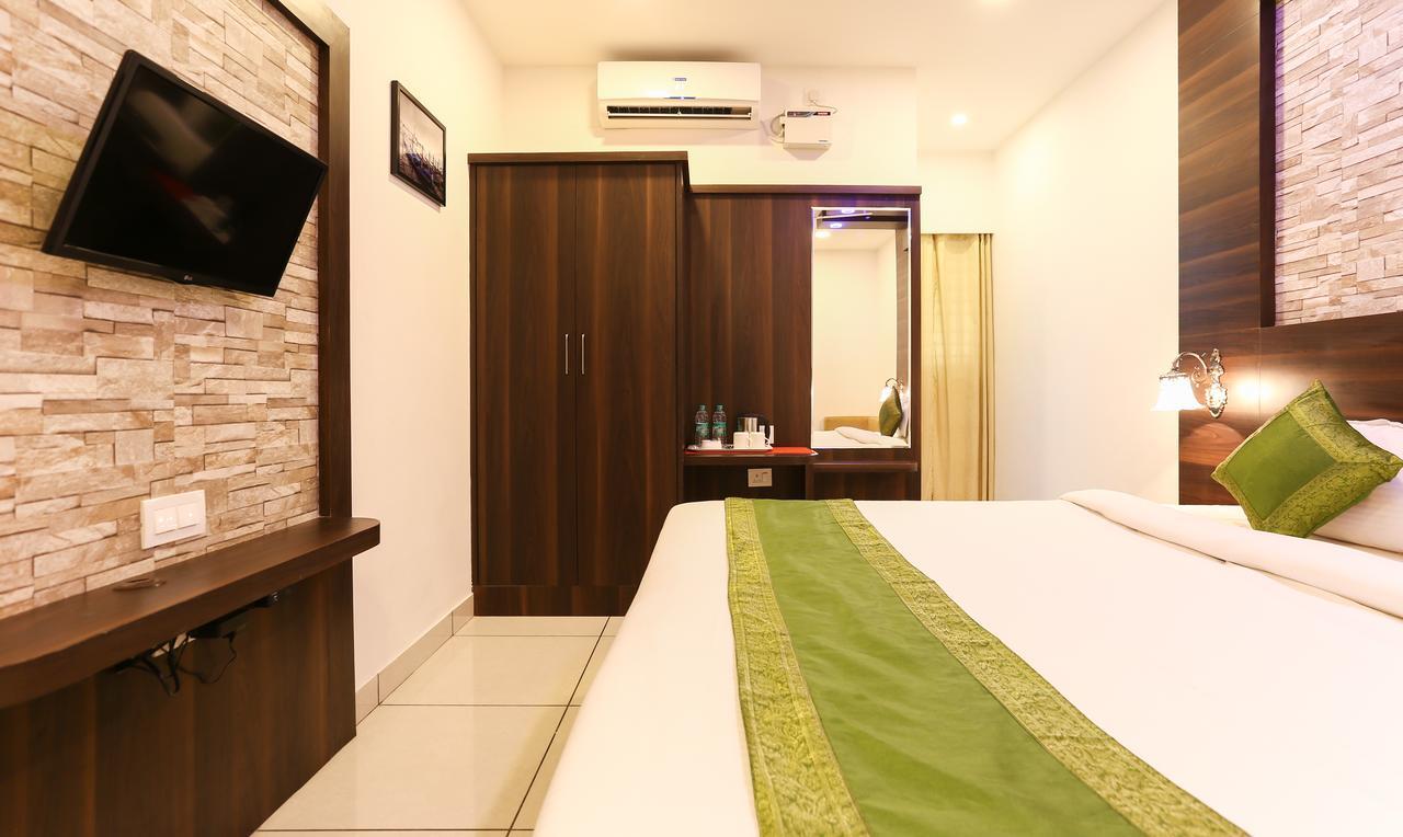 Oyo 30525 Dwarka Grand 3* Bangalore