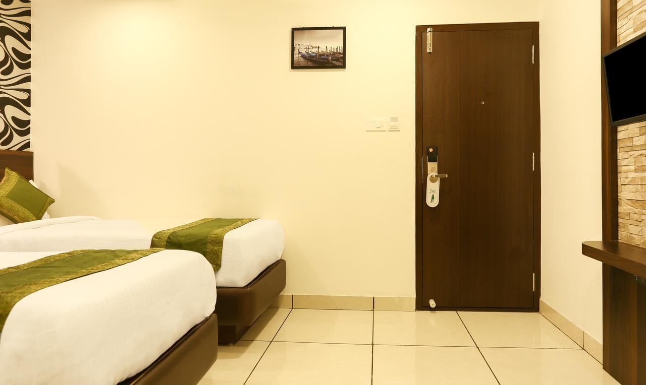 Oyo 30525 Dwarka Grand 3* Bangalore