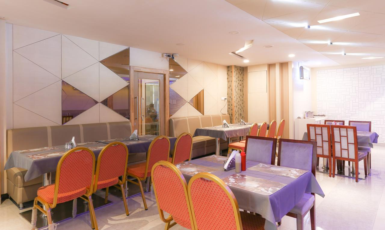 Hotel Oyo 30525 Dwarka Grand