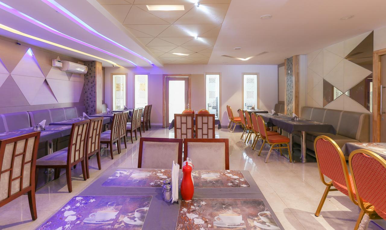 Oyo 30525 Dwarka Grand Hotel 3*