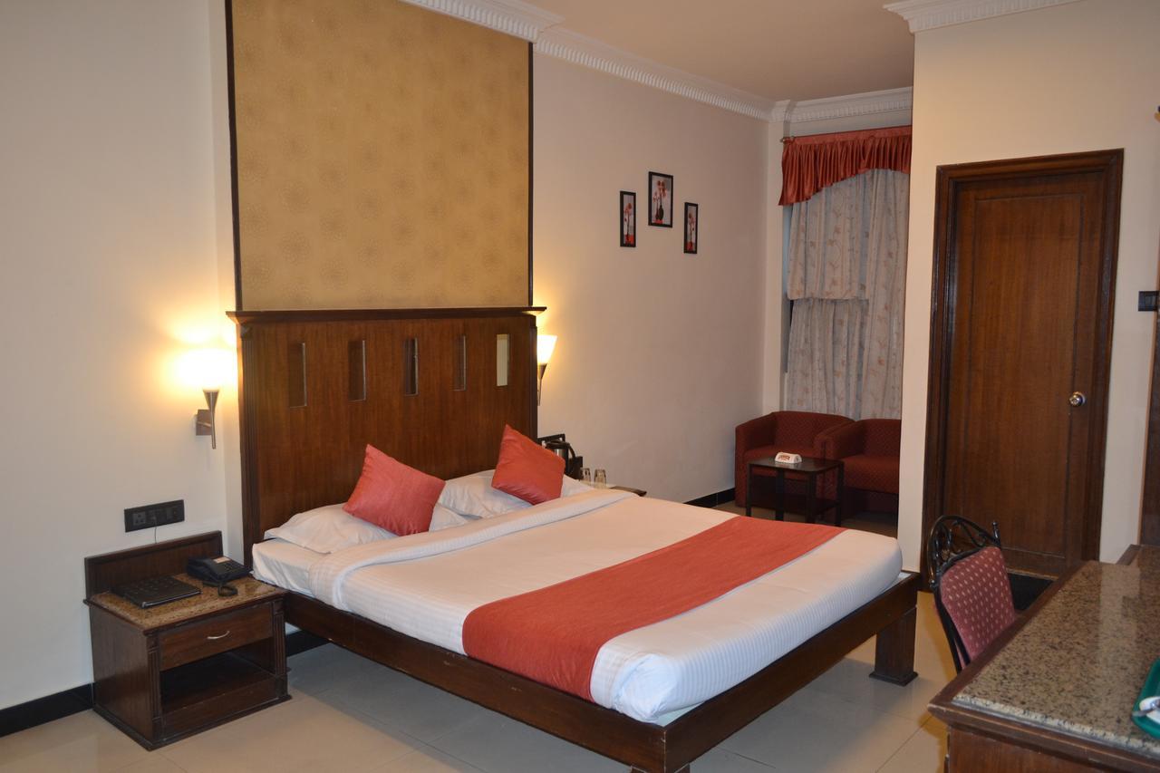 The Club Hotel