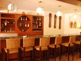 Monarch Luxur - Infantry Road Hotel