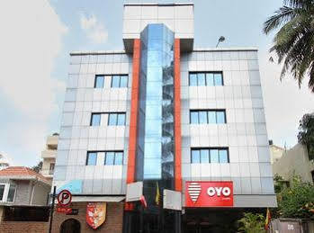Capital O 333 Crystal Homes Hotel