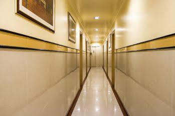 Capital O 333 Crystal Homes Hotel