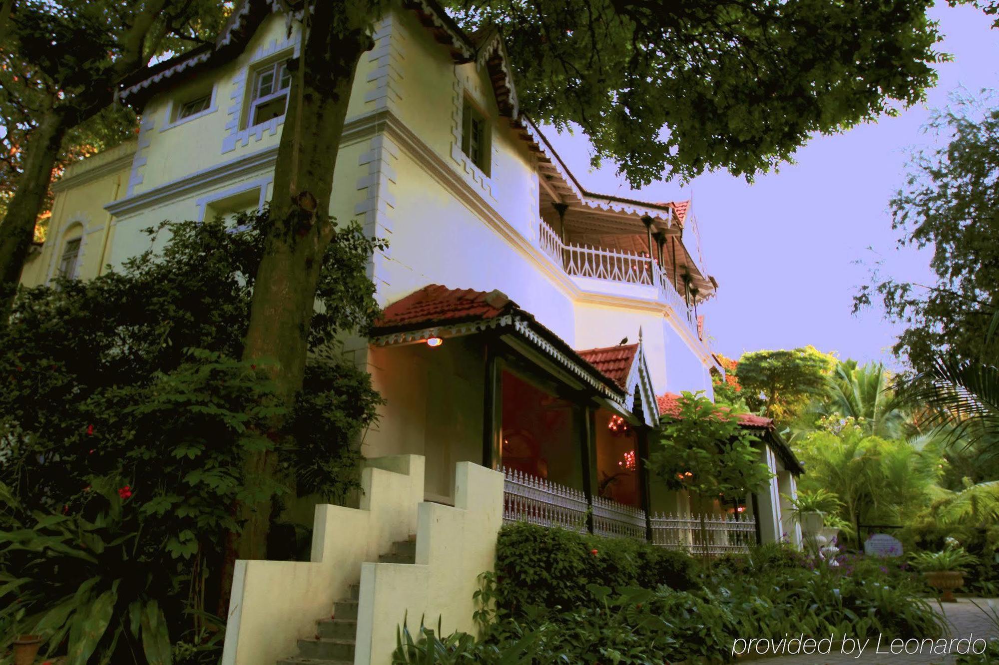 Resort Taj West End 5*