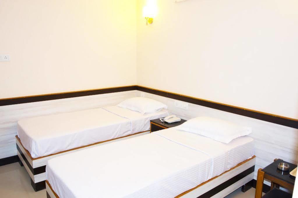 Hotel Fabhotel Sairam Residency 3*