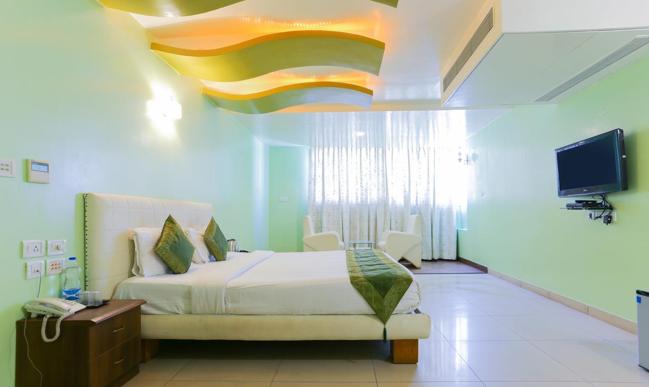 Bed & Breakfast Treebo Trip Cynosure Suites