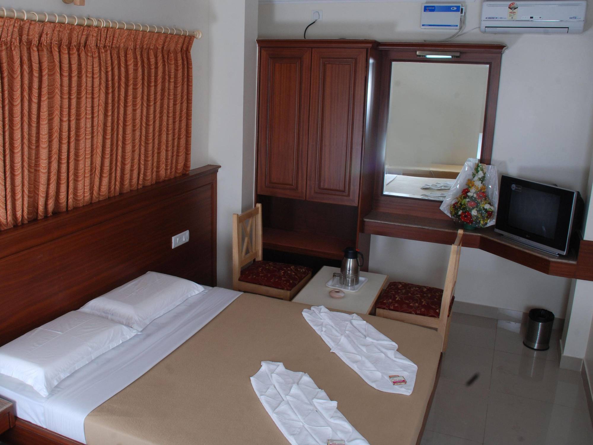 Oyo 38662 Snt Comforts Hotel Bangalore