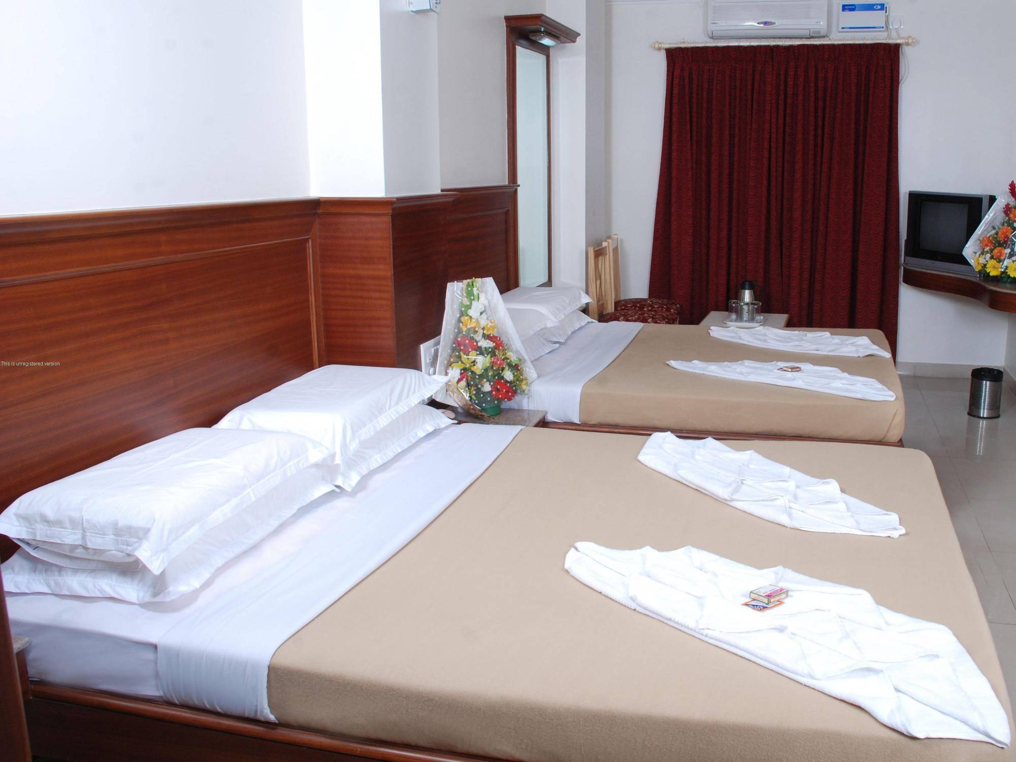 Oyo 38662 Snt Comforts Hotel