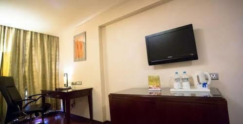 The Hhi Select Hotel