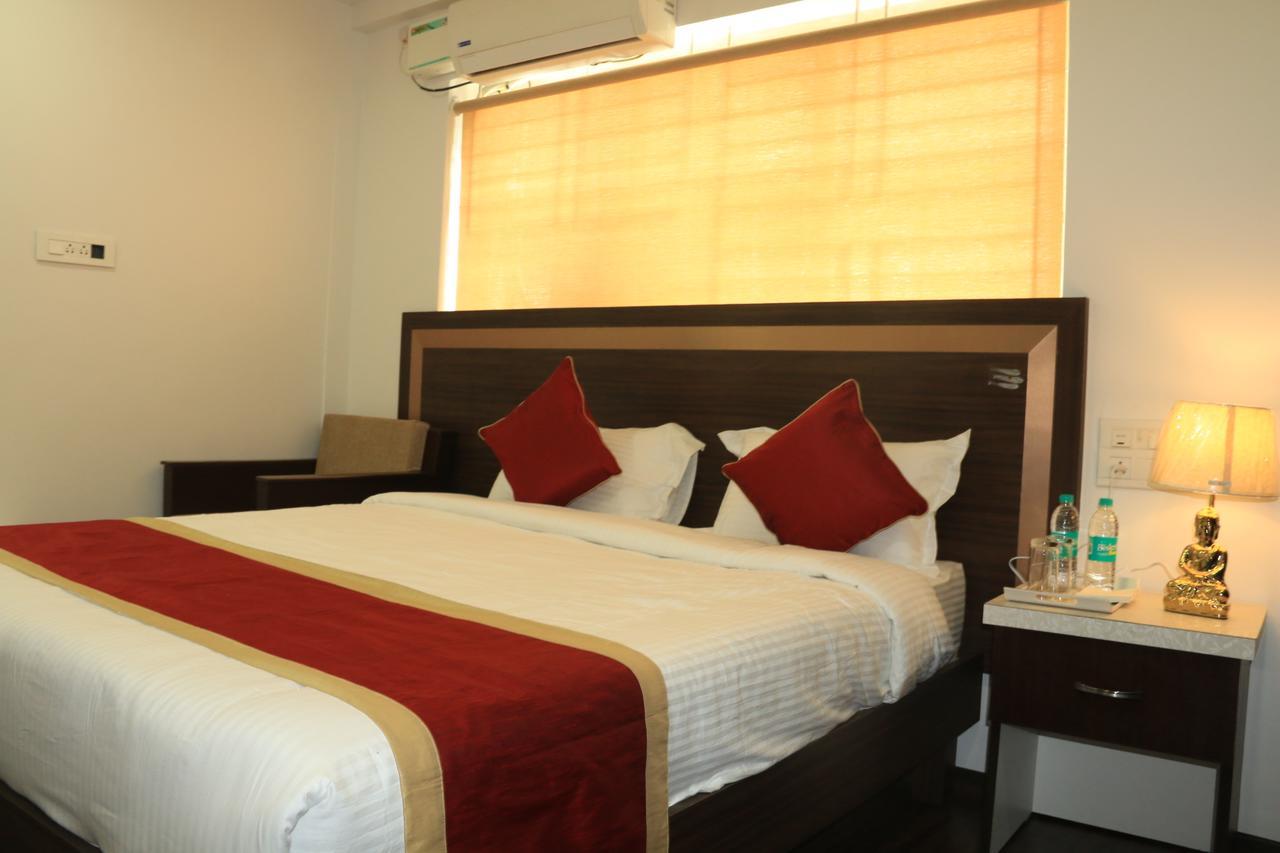 Eastern Palace Hotel