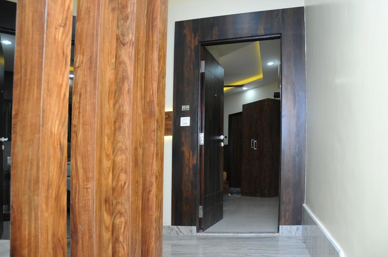 Hotel Eastern Palace Bangalore