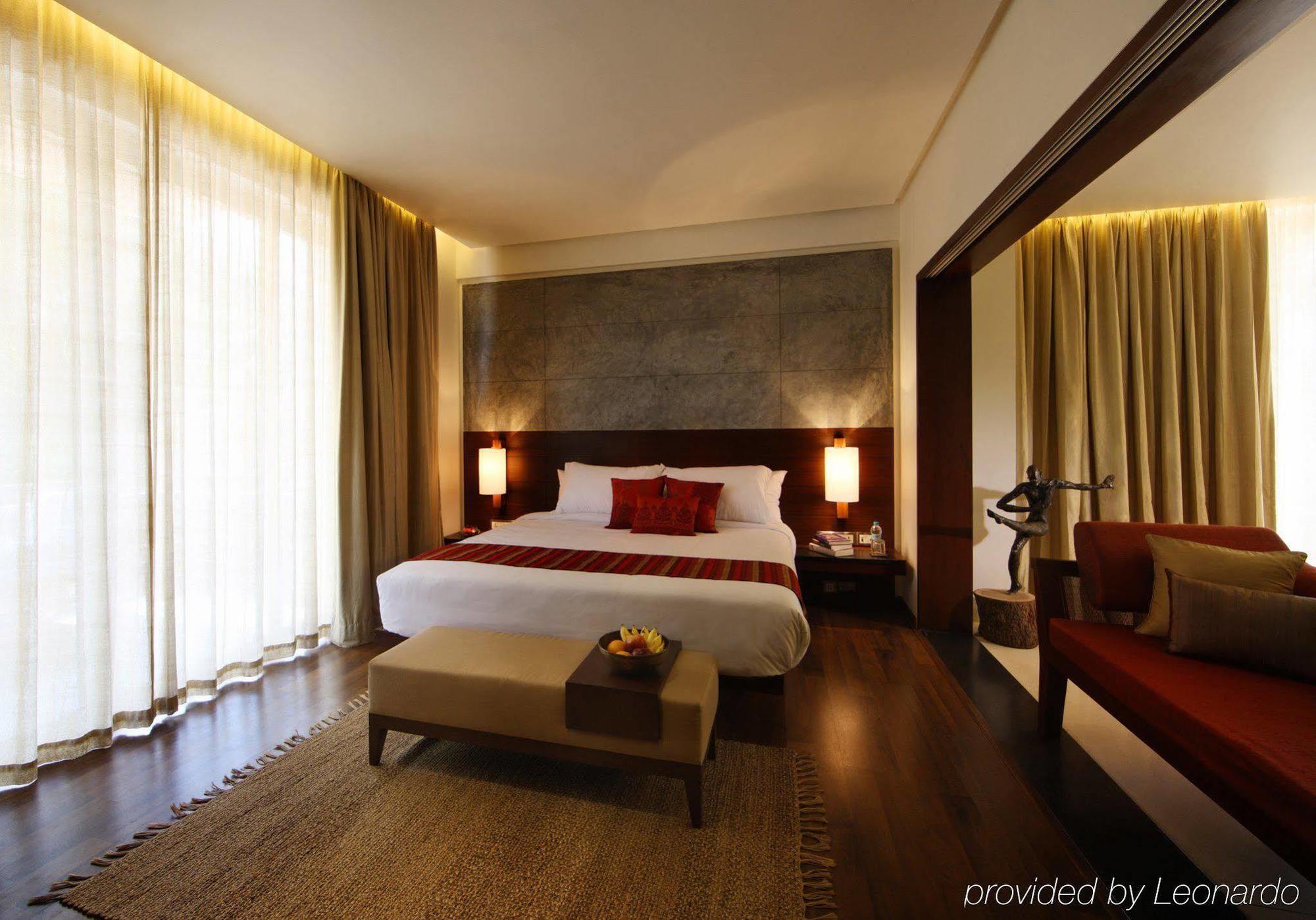 Hotel & Whitefield 4*