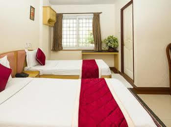 Oyo 374 Near Fortis Hospital Hotel Bangalore