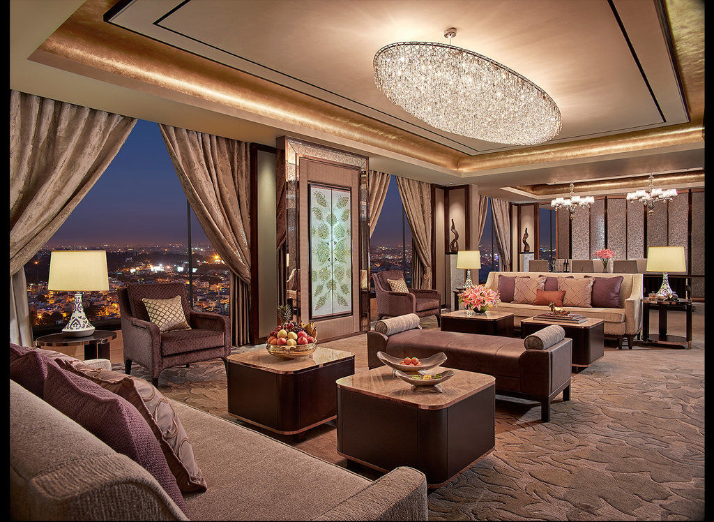 Shangri-la Hotel