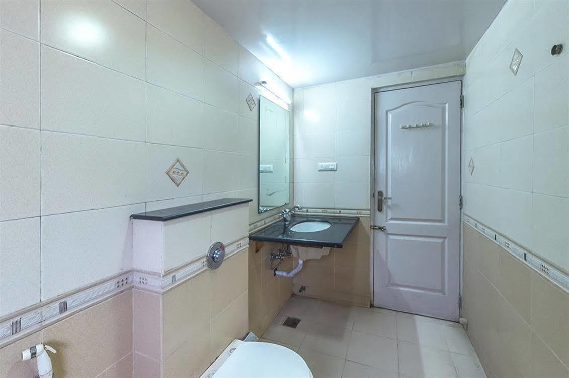 Hotel Vandematharam 2*