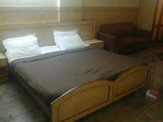 Hotel Oyo 12985 Sabharwal Viceroy 3*