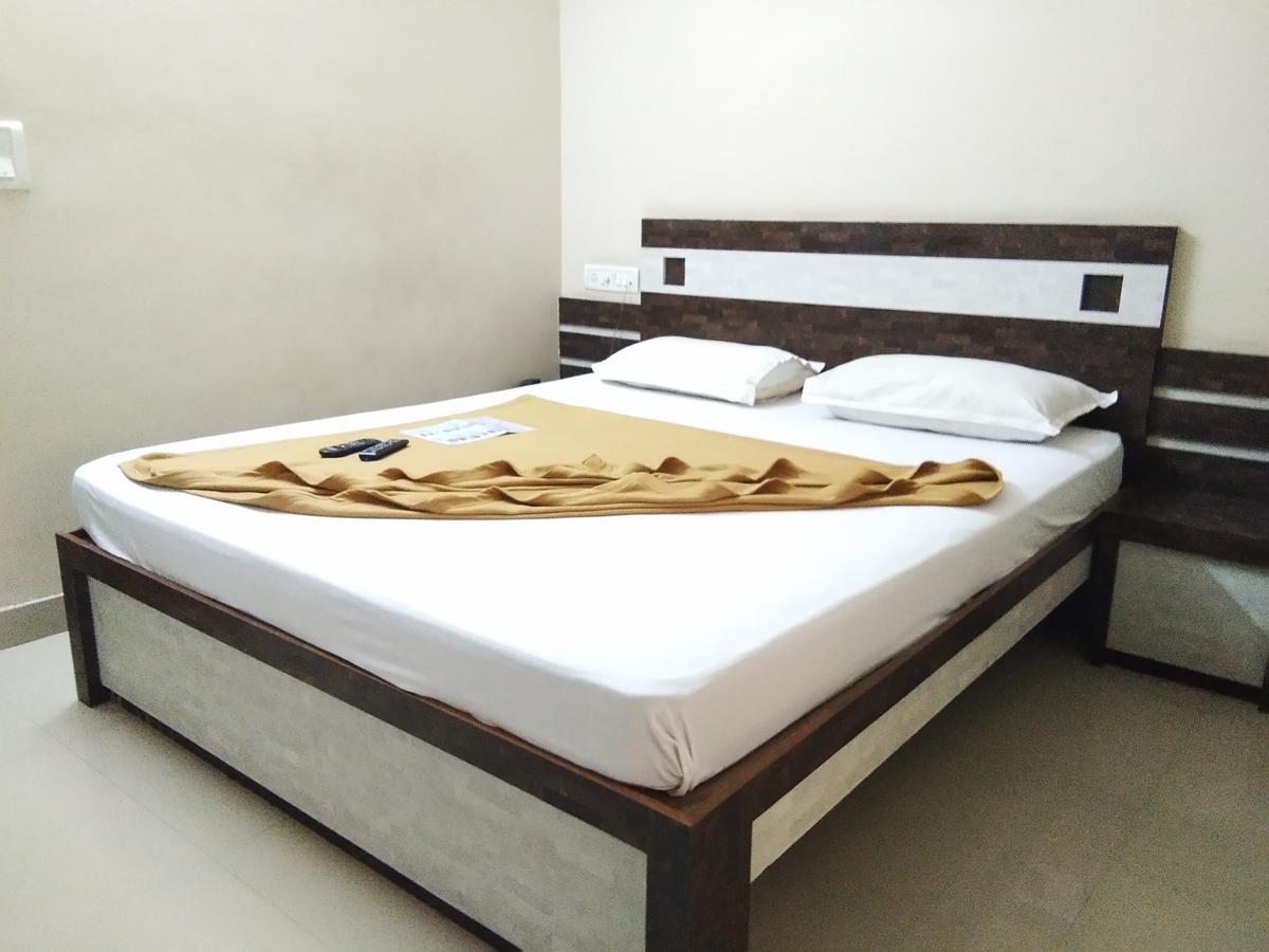 Empark Hotel *