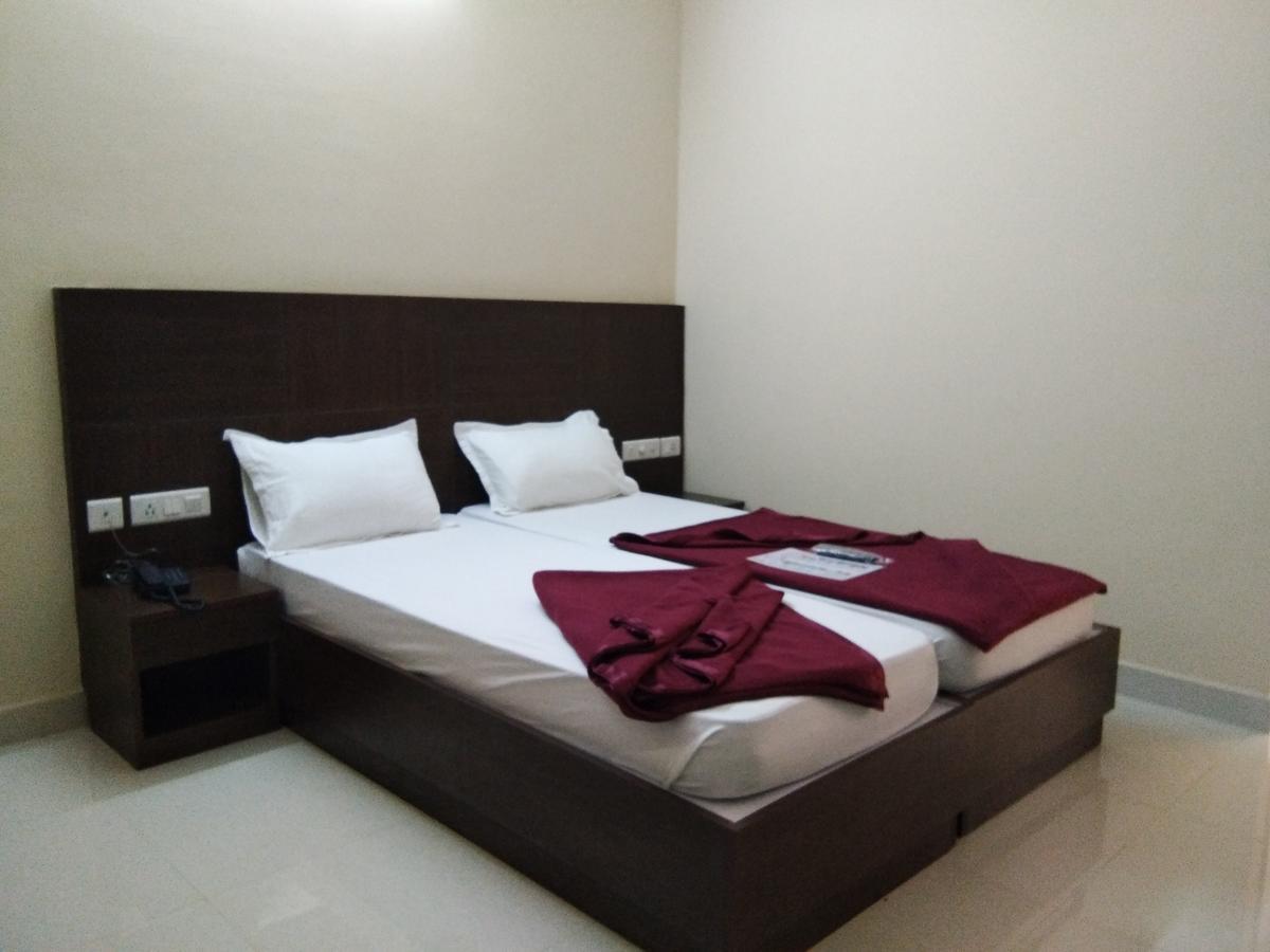 Grand Empark Hotel *