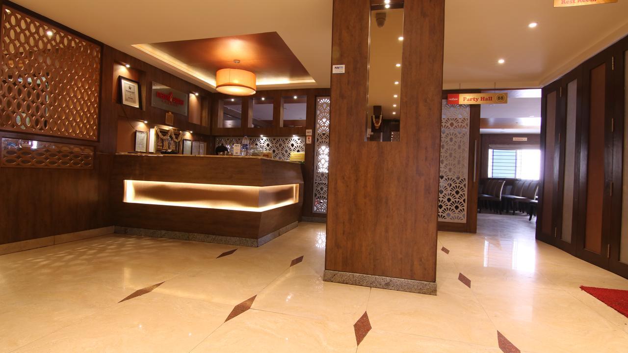 Hotel Sri Nandi Comforts *
