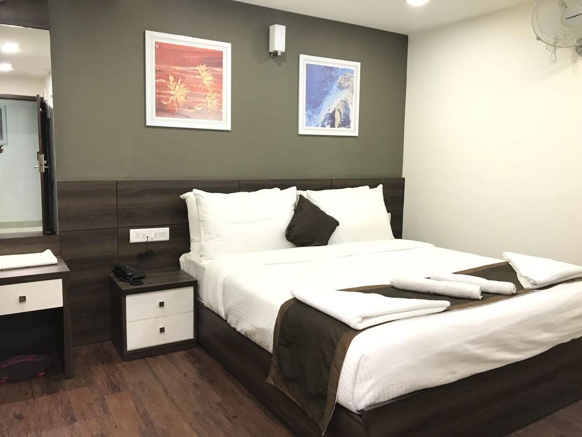 Royal - Electronic Hotel 3*
