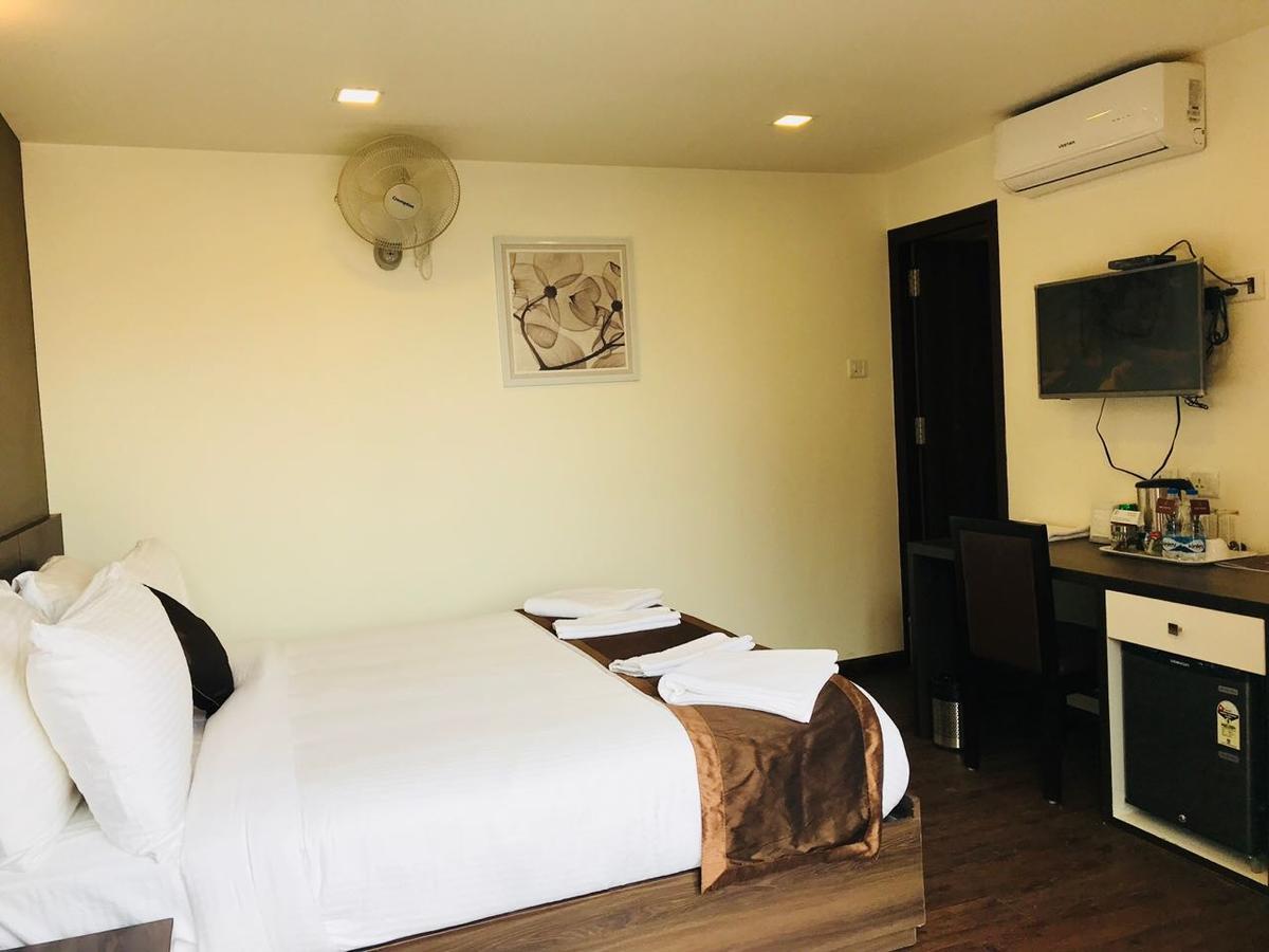 Royal - Electronic 3* Bangalore
