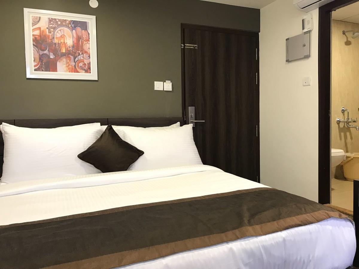 Royal - Electronic Hotel 3*