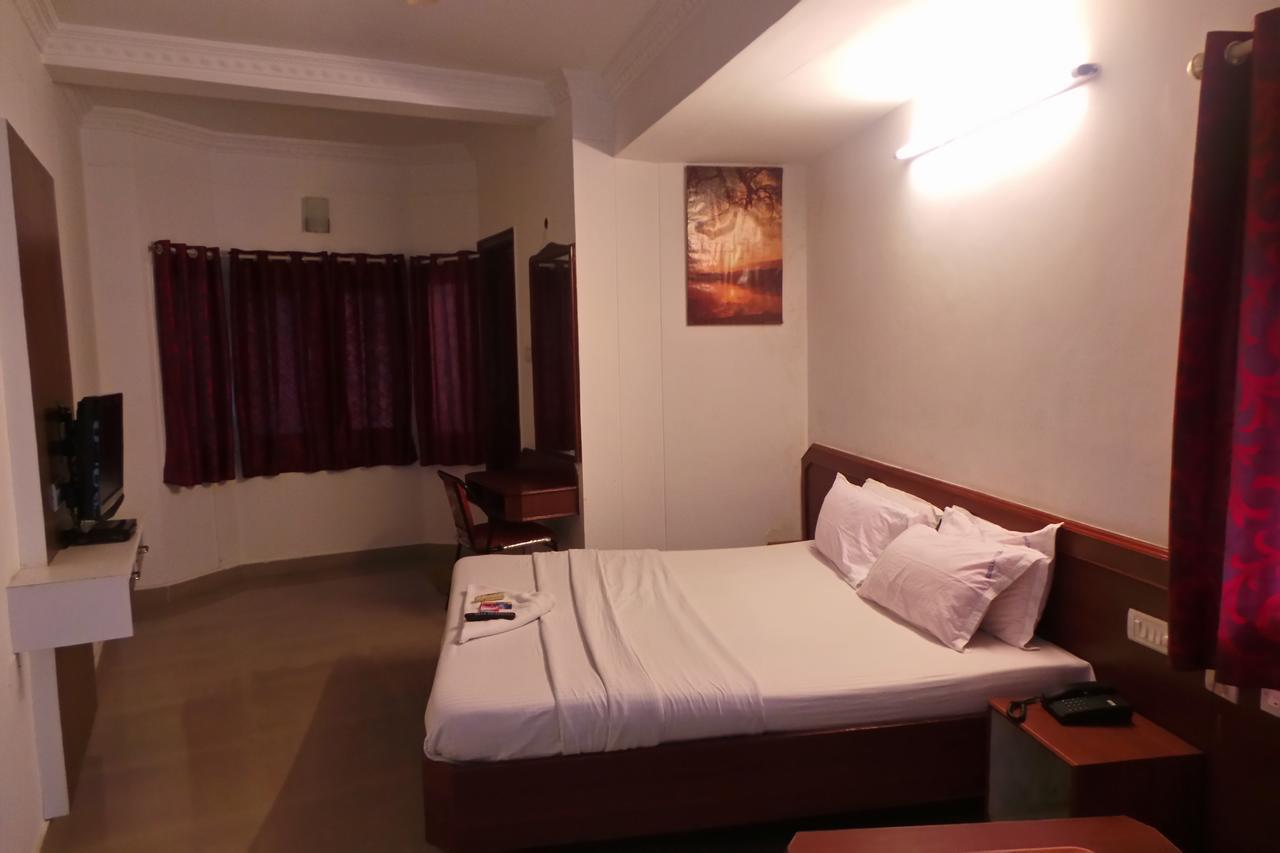 Towers Hotel 2*