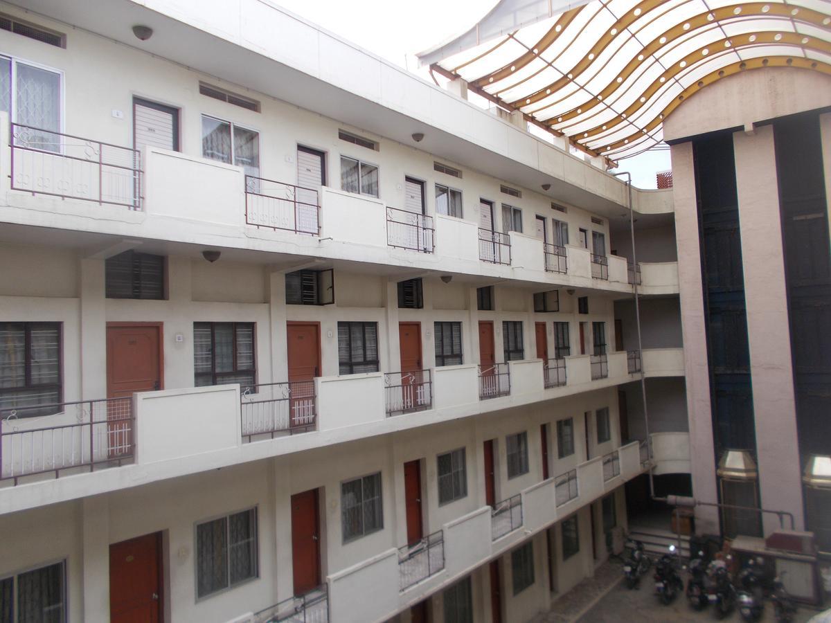 Hotel Modern *