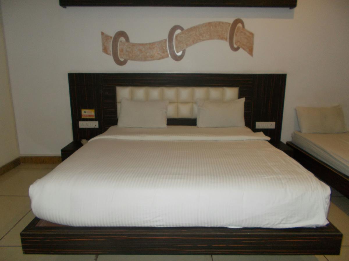 Hotel Srinidhi Grand *